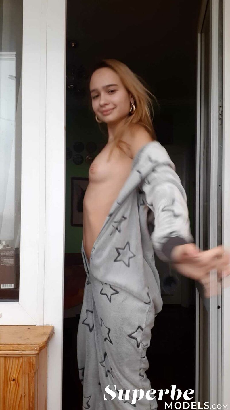 Светик, 21 год, 0 размер груди